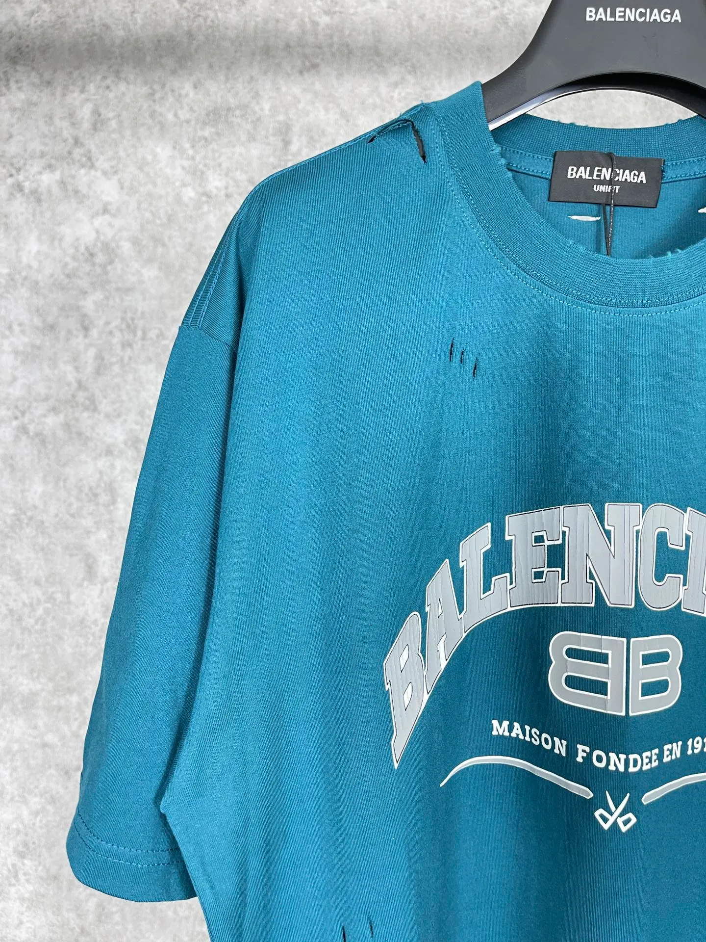 【 . Quality】BALENCI*GA/ .BB LOGO T . . ZP . 260 ， . ， ， 。Classic ， . ， ， 。 . ， 。 ， ， ， OS . Same Style。 ：BL 223012 ： . Blue. White.Red Size：XS L